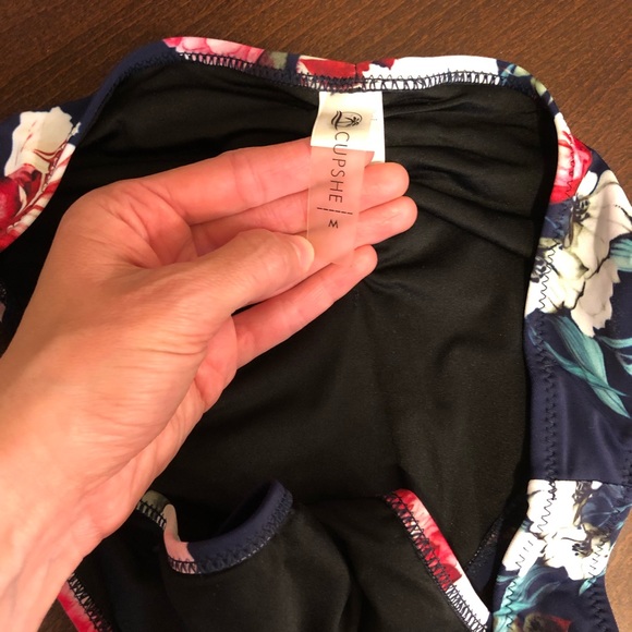 Bathing suit - Picture 7 of 8